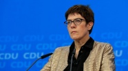 Almanya'da Merkel'in halefi Annegret Kramp-Karrenbauer oldu