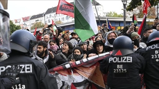 Almanya’da tartışmalı "antisemitizmle mücadele önergesi" Federal Meclis'te kabul edil