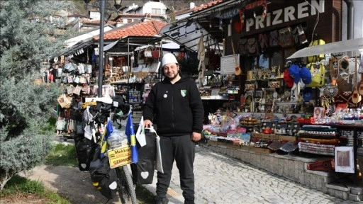 Almanya'dan bisikletle hac yolculuğuna çıkan Türk genci, Prizren'e geldi