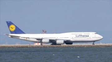 Almanya'da hava yolu şirketi Lufthansa'da çalışan yer hizmetleri personeli yeniden greve g