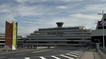 Almanya'da iklim aktivistlerinin eylemi nedeniyle Köln-Bonn havalimanında uçuşlar askıya alındı