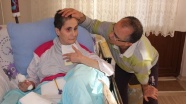 Alzaymır hastası 40 yıllık eşini enjektörle besliyor