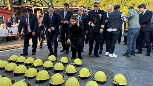 Amasra'daki patlamada hayatını kaybeden 43 madenci anıldı