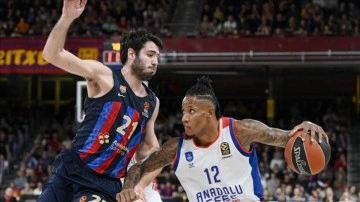 Anadolu Efes deplasmanda Barcelona'yı yendi