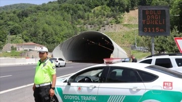 Anadolu Otoyolu ve D-100 kara yolunun Bolu geçişinde bayram trafiği önlemleri alındı