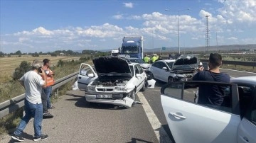 Anadolu Otoyolu'nun Bolu kesiminde zincirleme trafik kazasında 8 kişi yaralandı