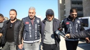 Antalya'da banka şubesine silahla giren zanlı tutuklandı