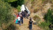 Antalya'da tur midibüsü uçuruma yuvarlandı: 4 ölü, 27 yaralı