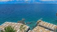 Antalya'nın falez plajları ziyaretçilerine hizmet vermeye başlıyor