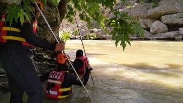 Antalya'da ırmakta kaybolan turist için arama çalışması başlatıldı