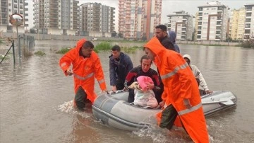 Antalya'da selden etkilenen bölgede çalışmalar sürüyor