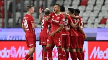 Antalyaspor, Adana Demirspor'u 2-1 yendi