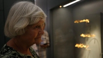 Arkeolog eşinin hayalini kurduğu Troya Müzesi'ni açılışından sonra ilk kez gezdi