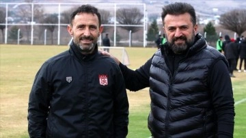 "Asker Bülent" ve gazi Osman Çakmak, Sivasspor'un başarısı için ter döküyor