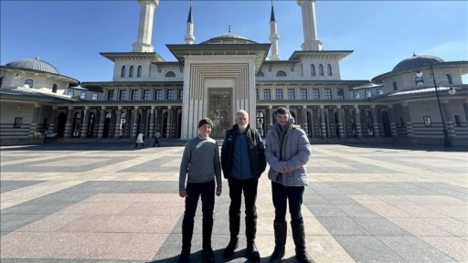 At sırtında yolculuk yapan İspanyol hacı adayları Beştepe Millet Camisi'ni ziyaret etti