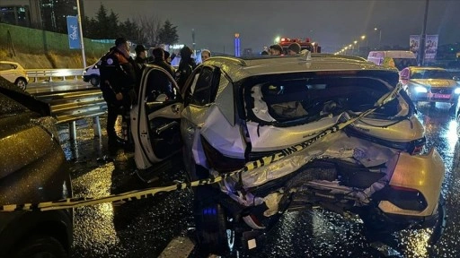 Ataşehir'de zincirleme trafik kazasında 1 kişi öldü, 2 kişi yaralandı