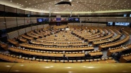 Avrupa Parlamentosu&#039;ndan Kovid-19 aşılarında fikri mülkiyetin kaldırılması çağrısı