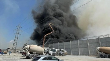 Aydın'da kağıt fabrikasındaki yangın işletmenin ikinci kısmına sıçradı