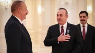 Azerbaycan Cumhurbaşkanı Aliyev, Çavuşoğlu&#039;na &#039;Dostluk&#039; nişanı verdi