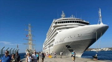 Bahamalar bayraklı yolcu gemisi Silver Spirit Bodrum'u ziyaret etti