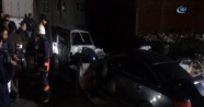 Bahçelievler’de 2 otomobil yandı | İstanbul haberleri