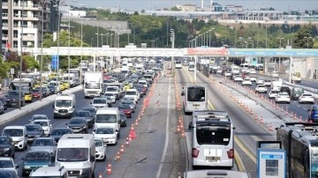 Bahçelievler ve Avcılar'da D-100 kara yolundaki çalışmalar trafiği aksattı