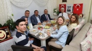 Bakan Çavuşoğlu, iftarda şehit ailesine konuk oldu