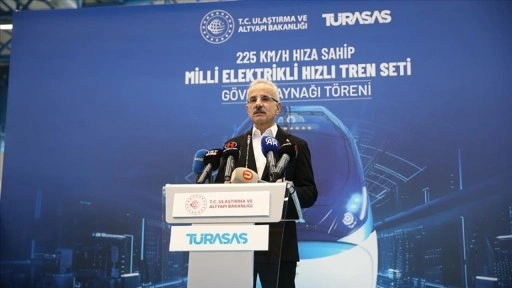 Bakan Uraloğlu: Kendi milli elektrikli trenlerimizi üreterek tarihe damga vuran süreç yaşıyoruz