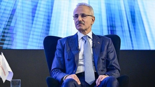 Bakan Uraloğlu: Paralel 3 piste aynı anda operasyon İstanbul Havalimanı'nda uygulanacak