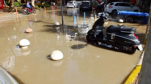 Balıkesir'de sağanak etkili oldu