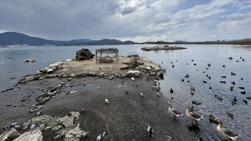 Balıkesir'in bazı ilçeleri ile Marmaris ve Fethiye'de deniz suyu çekildi