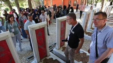 Balkanlar'dan gelen şehit ve gazi torunları Gelibolu'yu gururla gezdi