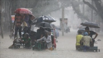 Bangladeş'te sel sularının çekilmemesi yaklaşık 500 bin kişiyi olumsuz etkiledi