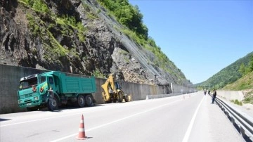 Bartın-Karabük kara yolundaki heyelan bölgesinde güçlendirme çalışmasına başlandı