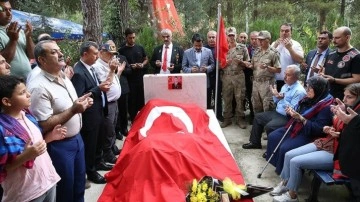 Başçavuş Ferhat Gedik, şehadetinin yıl dönümünde Hatay'daki kabri başında anıldı