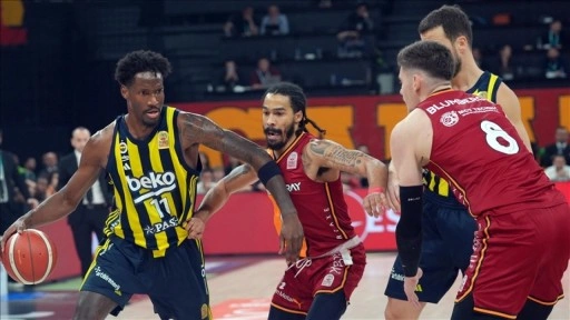 Basketbolda derbide kazanan Fenerbahçe Beko