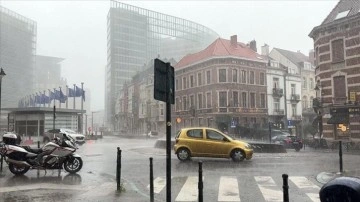 Belçika'da aşırı yağış ve fırtına nedeniyle "turuncu alarm" verildi