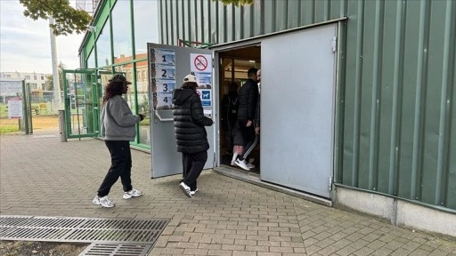 Belçika'da halk yerel seçim için oy kullanıyor