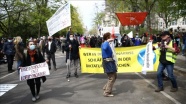 Berlin’de Alman hükümetinin Kovid-19 salgınında izlediği politika protesto edildi