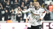 Beşiktaş&#039;ta Burak Yılmaz derbiye yetişti
