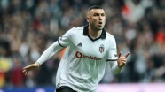 Beşiktaş'ta yeni kaptan Burak Yılmaz