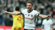 Beşiktaş Tosic'i borsaya bildirdi