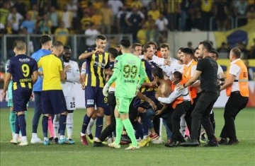 Beşiktaşlı futbolculara tekme atan sanığa 1 yıl 8 ay hapis