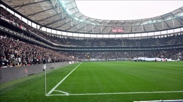Beşiktaş'ta Tüpraş Stadı'nın zemin yenileme çalışmaları başladı