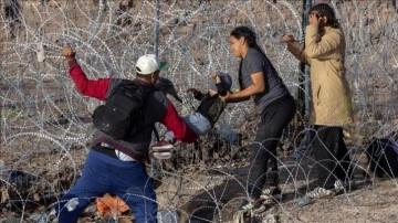 Biden, ABD-Meksika sınırını yasa dışı göçmen girişlerine kapatan kararını duyurdu