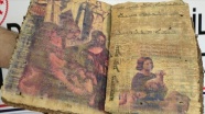 Bin 400 yıllık olduğu tahmin edilen kitap ele geçirildi