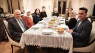 Binali Yıldırım, Twitter'dan davet ettiği aileyle iftar yaptı