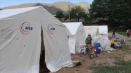 Bingöl'de çadırda kalan depremzedelere soba yardımı
