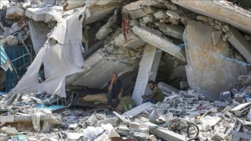 BM: Gazze'de yerinden edilen insanlar enkaz ve çöplüklerin arasında uyuyor