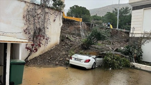 Bodrum'da sağanak hasara yol açtı